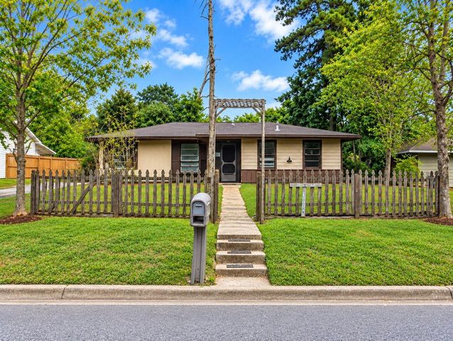 320 Temple St, Woodville, TX 75979