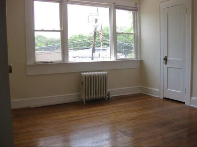 667 Cedar Swamp Rd #3, Glen Head, NY 11545