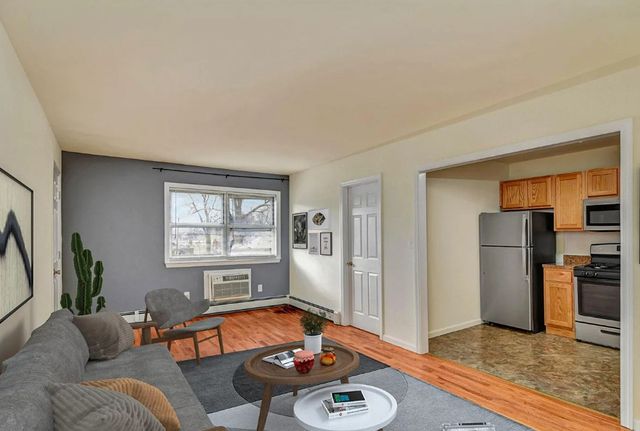 250 Main St #21, Spotswood, NJ 08884