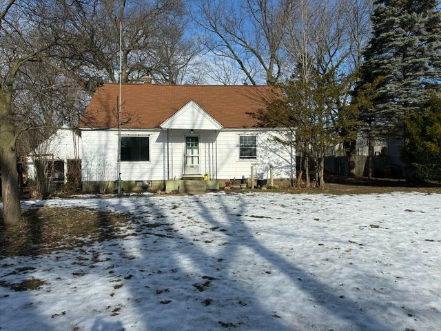 99 Vanderveen Ave, Holland, MI 49424
