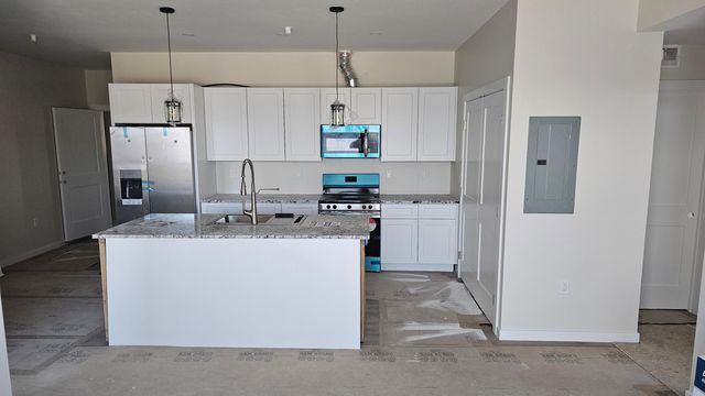 700 Red Table Dr #202, Gypsum, CO 81637