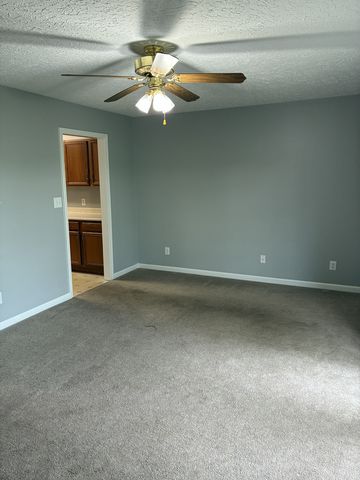 552 Osborne Ave, Pittsboro, IN 46167