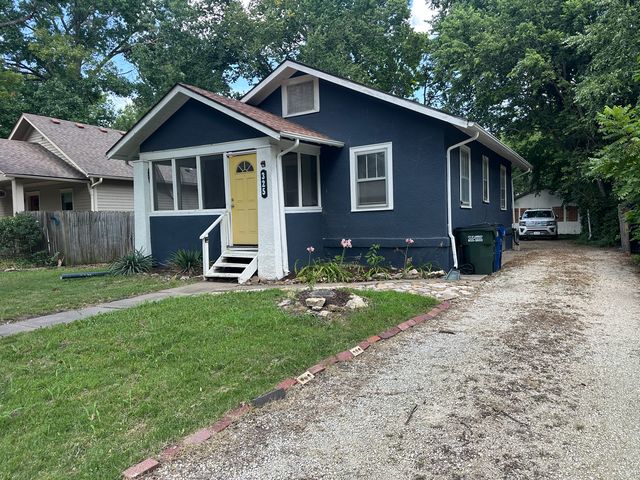 325 E  19th St, Lawrence, KS 66046
