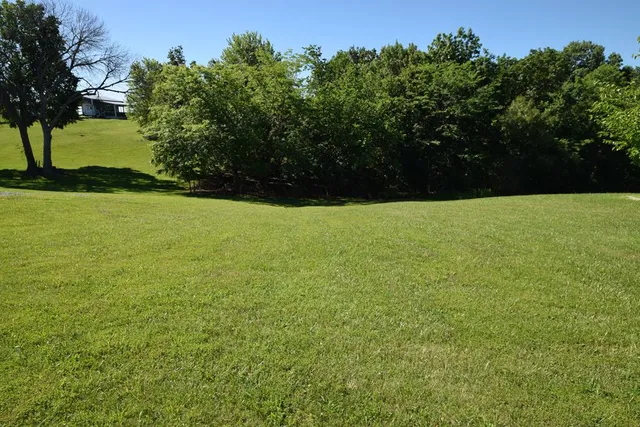 30007 Sunflower Dr, Unionville, MO 63565