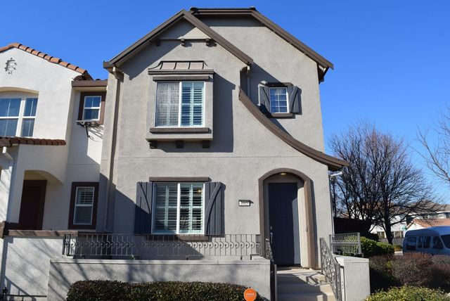 3065 Parkham Dr, Roseville, CA 95747