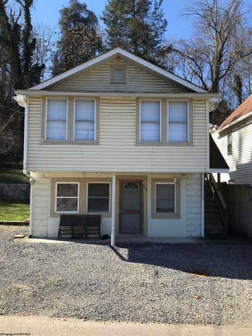 109 Tower Ln, Westover, WV 26501