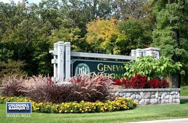 1360 Saint Andrews Rd, Lake Geneva, WI 53147