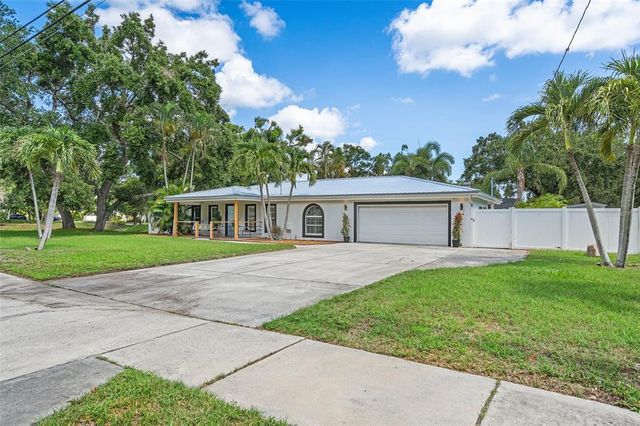2820 Whitney Rd, Clearwater, FL 33760