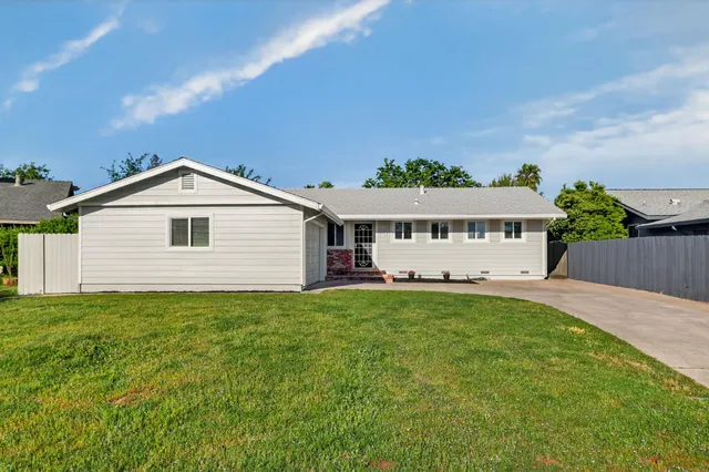 6713 Silverthorne Cir, Sacramento, CA 95842