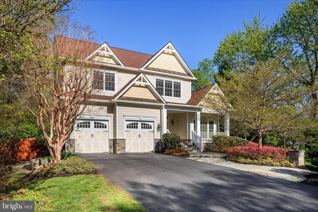 3003 Beechwood Ln, Falls Church, VA 22042