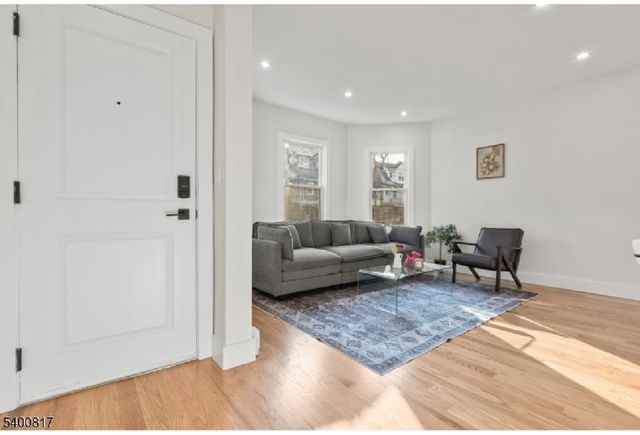 180 N  12th St #1, Newark, NJ 07107