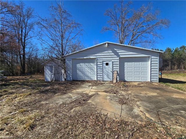 2988 Old Highway 601, Mount Airy, NC 27030