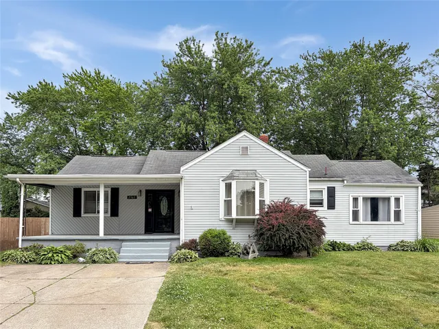 2565 W  24th St, Erie, PA 16506