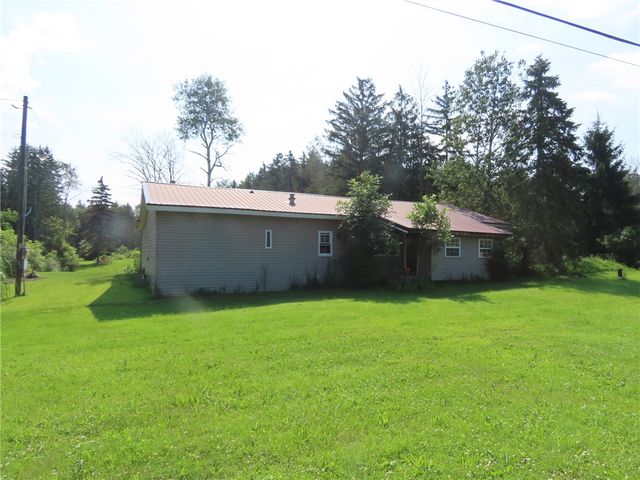 5194 State Route 90 N, Cayuga, NY 13034