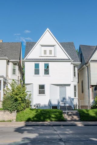2008 North 35th STREET, Milwaukee, WI 53208