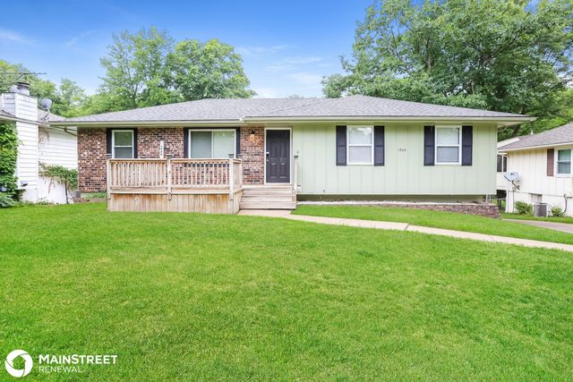 1904 N  Plymouth Rd, Independence, MO 64058