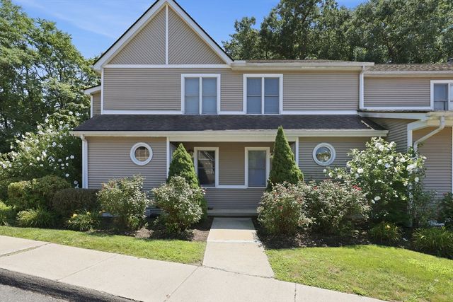 61 Abbey Memorial Dr #172, Chicopee, MA 01020