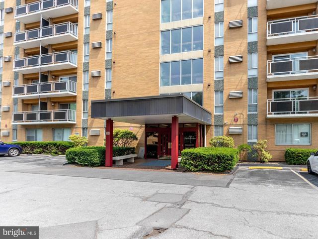 200 Highland Ave #203, State College, PA 16801