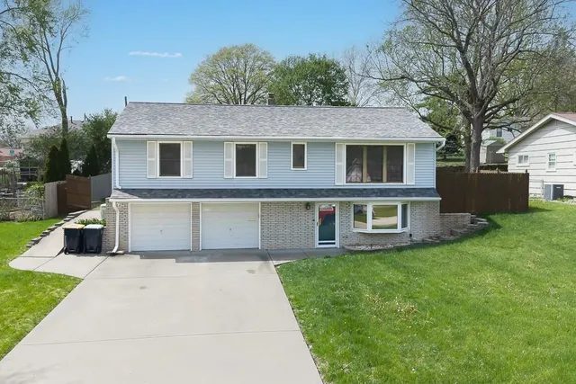 5208 N  Wayne Ave, Kansas City, MO 64118
