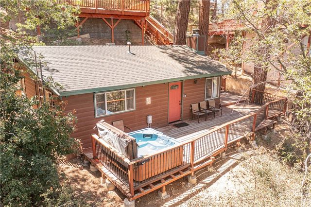 528 Villa Grove Ave, Big Bear City, CA 92314