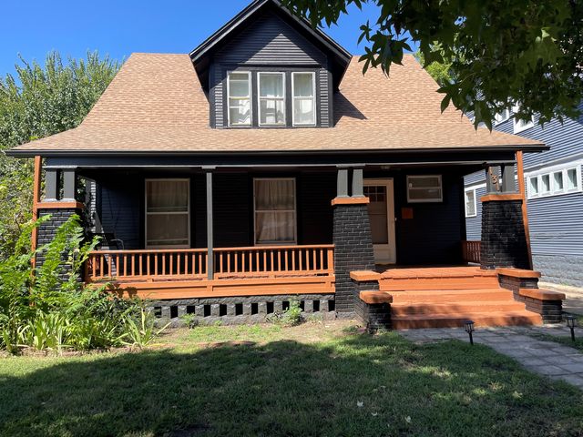 131 N  Chautauqua Ave, Wichita, KS 67214