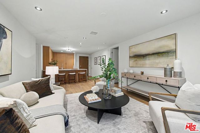 1755 Ocean Ave #203, Santa Monica, CA 90401