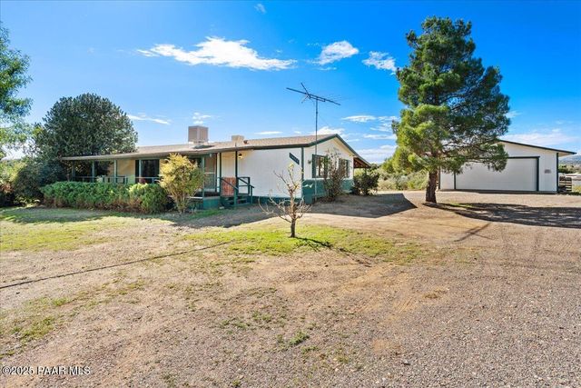 14012 S  Holly Rd, Mayer, AZ 86333