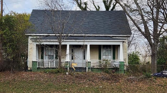 330 E  Hancock St, Milledgeville, GA 31061