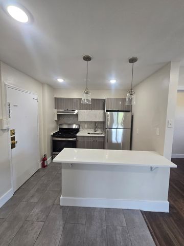 57 2nd Ave #4A, Newark, NJ 07104