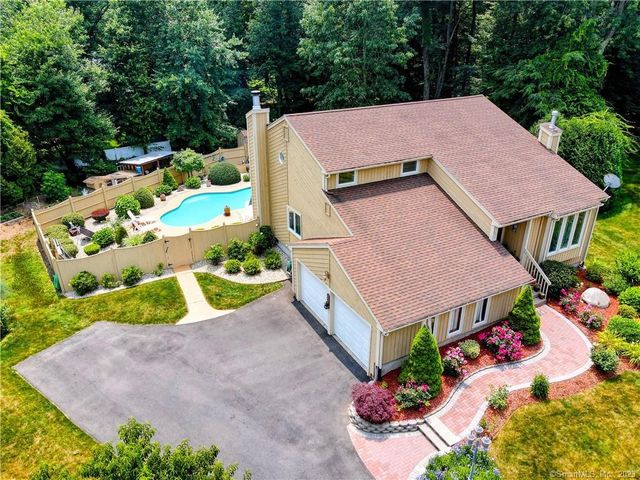 407 Farmers Dr, Windsor, CT 06095