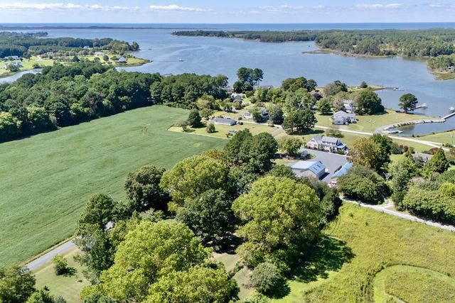 13251 Nandua Rd, Painter, VA 23420