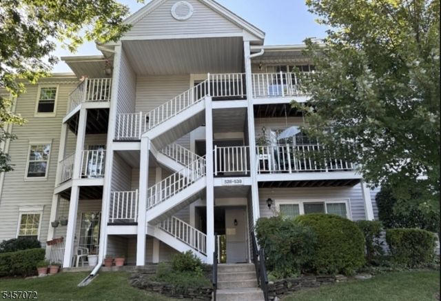 308 Linden St, Mahwah, NJ 07430