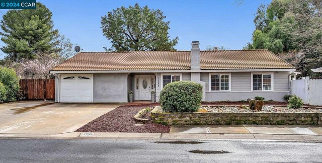 1586 Placer Dr, Concord, CA 94521