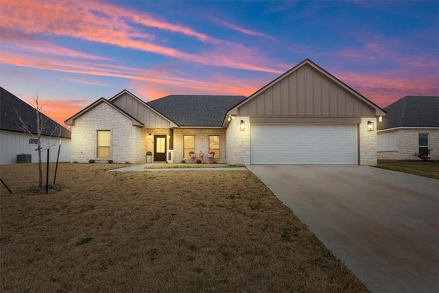 114 Indian Trails Rd, Riesel, TX 76682