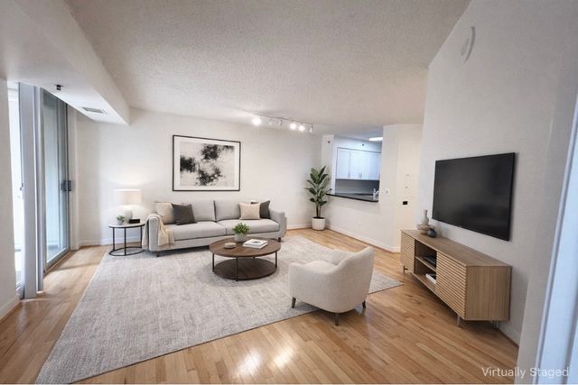 7500 Woodmont Ave #314, Bethesda, MD 20814