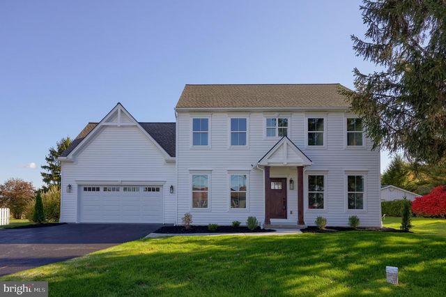 1217 Lebanon Rd, Manheim, PA 17545