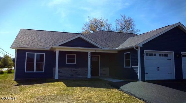 105 Red Tail Cir, Duncansville, PA 16635