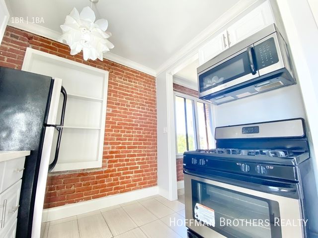 236 S  Mariposa Ave #302A, Los Angeles, CA 90004