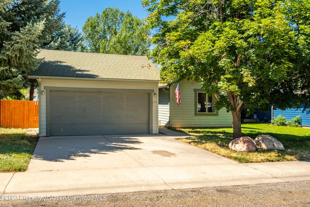 286 Lupine Dr, New Castle, CO 81647