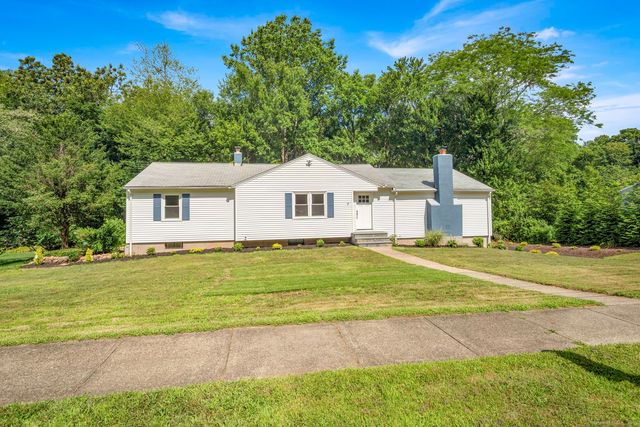 31 Roslyn Drive, Cheshire, CT 06410