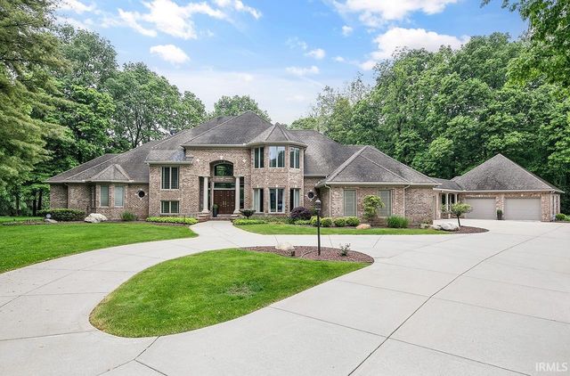 58897 River Forest Dr, Goshen, IN 46528