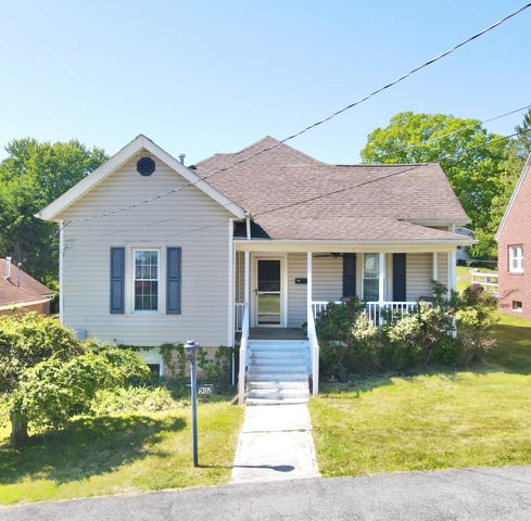 902 Christie Ave, Princeton, WV 24740