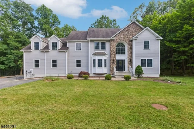 48 W Hanover Ave, Randolph, NJ 07869
