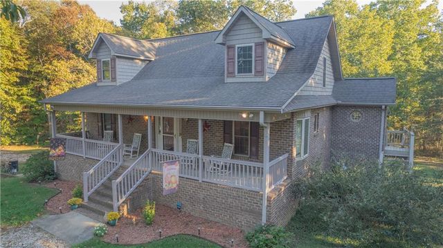 3595 State Highway 268 E, Pinnacle, NC 27043
