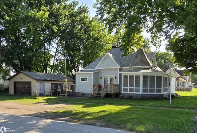 602 Folger St, Duncombe, IA 50532