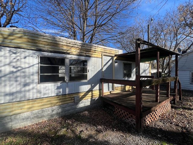535 W  6th St, Mount Carmel, IL 62863