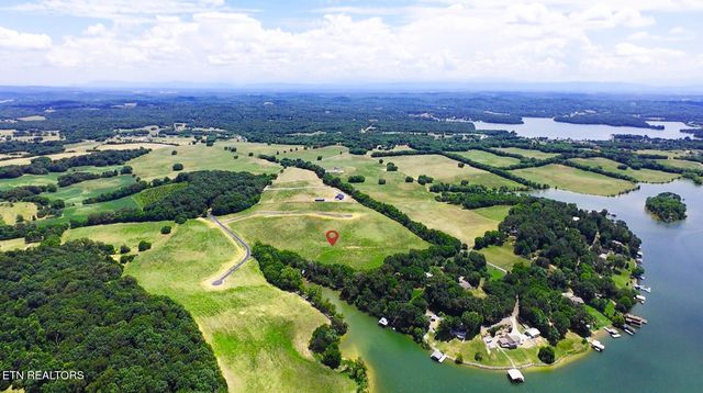 3831 Gravelly Hills Rd, Louisville, TN 37777