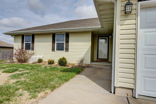 611 West Osage Street, Clever, MO 65631