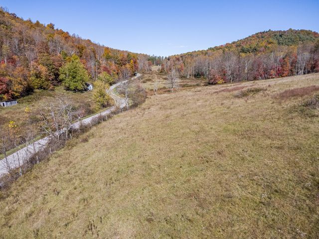 897 Phadettia Rd SW, Willis, VA 24380