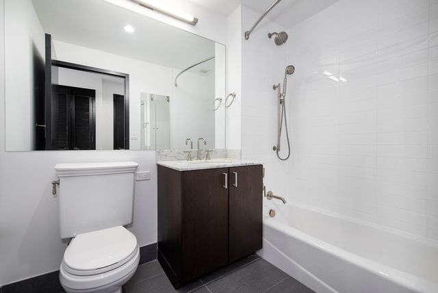 21 W  End Ave  #1717, New York, NY 10023